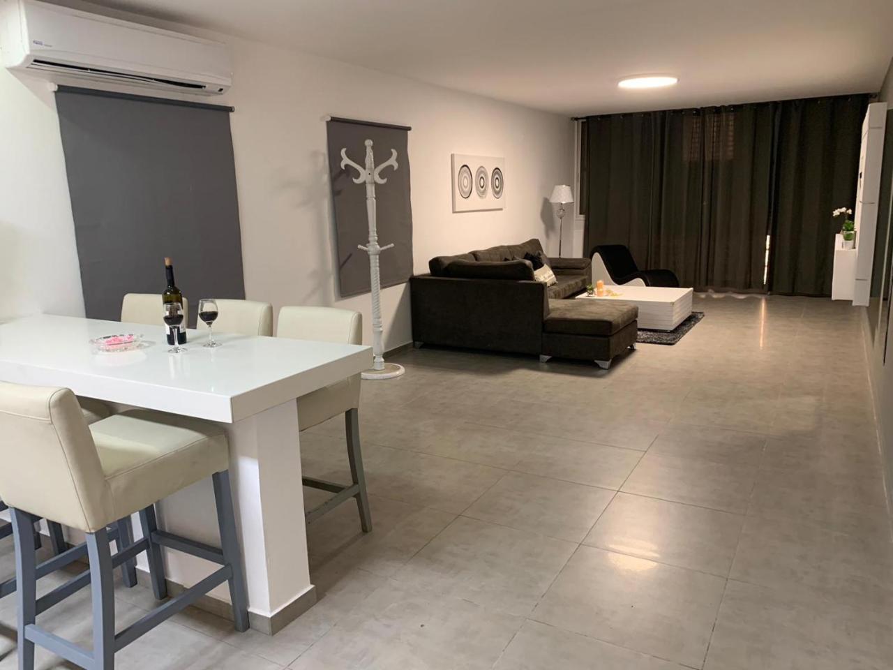 Spat Apartments Bat Yam Exterior foto