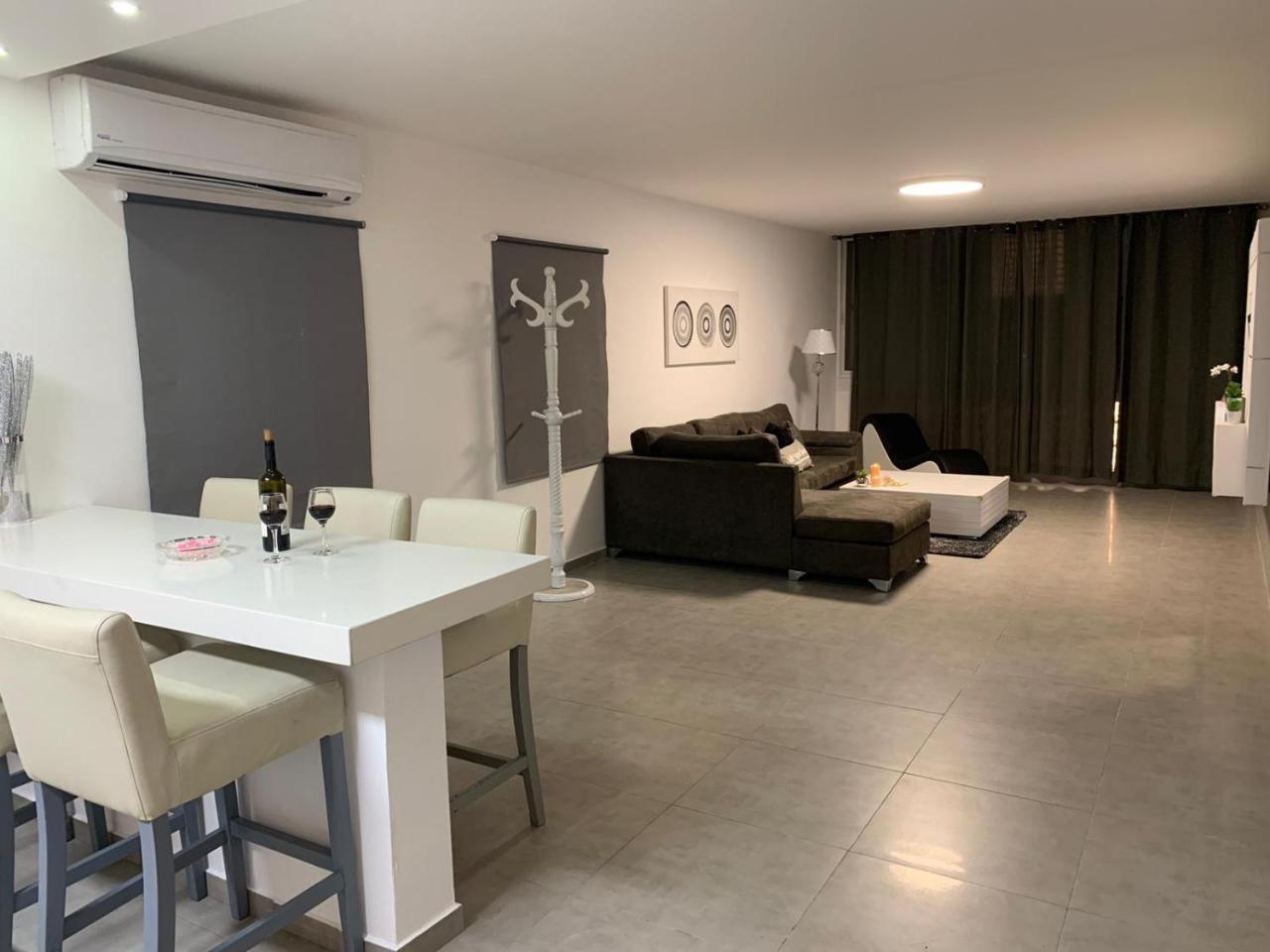Spat Apartments Bat Yam Exterior foto